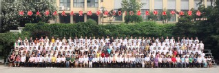 2010届国产自拍
国产自拍
本科生毕业留念