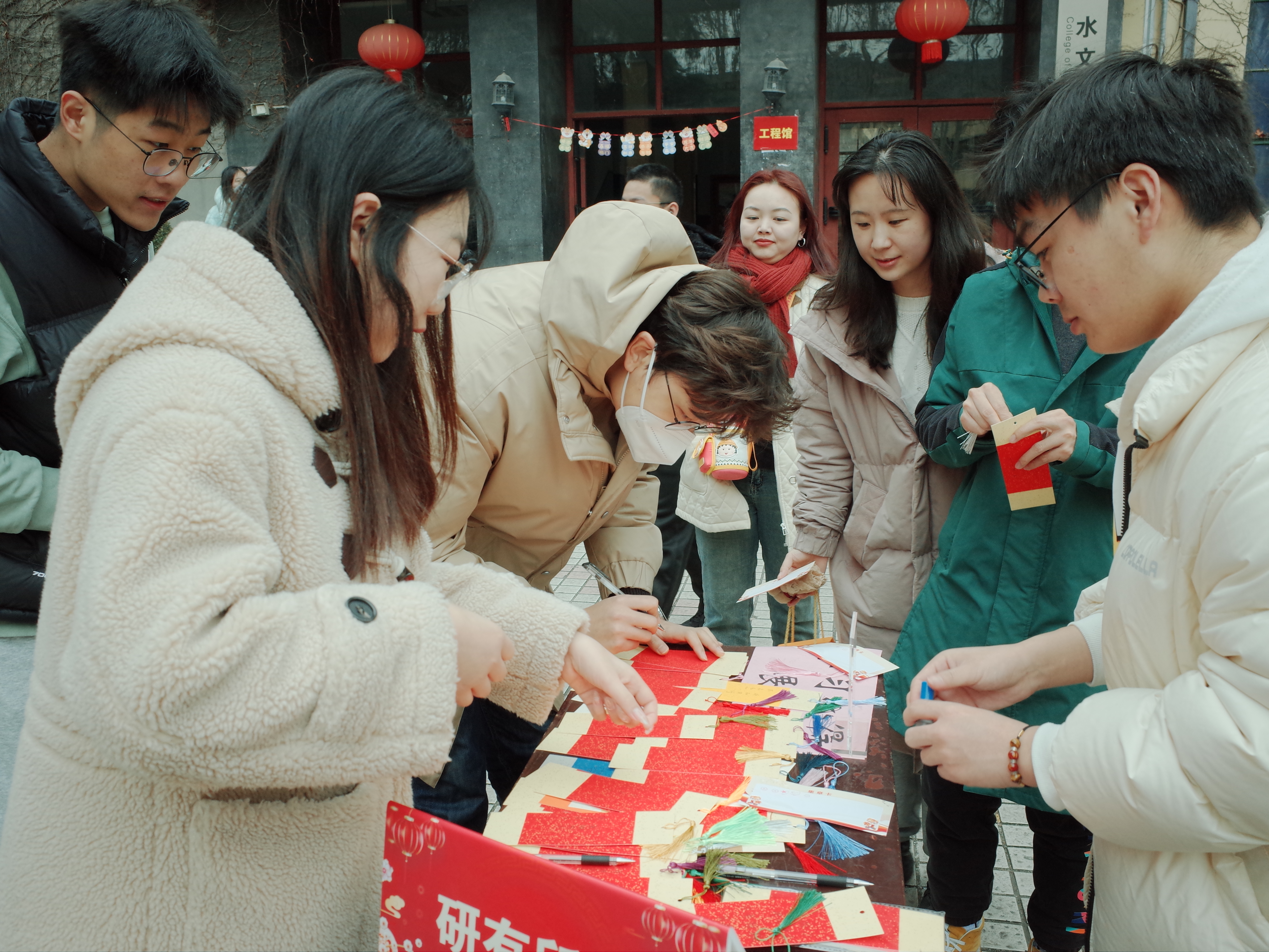 奋进共筑梦，喜庆迎新春——国产自拍
举办学习贯彻党的二十大精神系列...