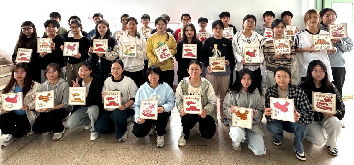 团扇摇曳，共赴春日之约——国产自拍
开展团扇DIY活动