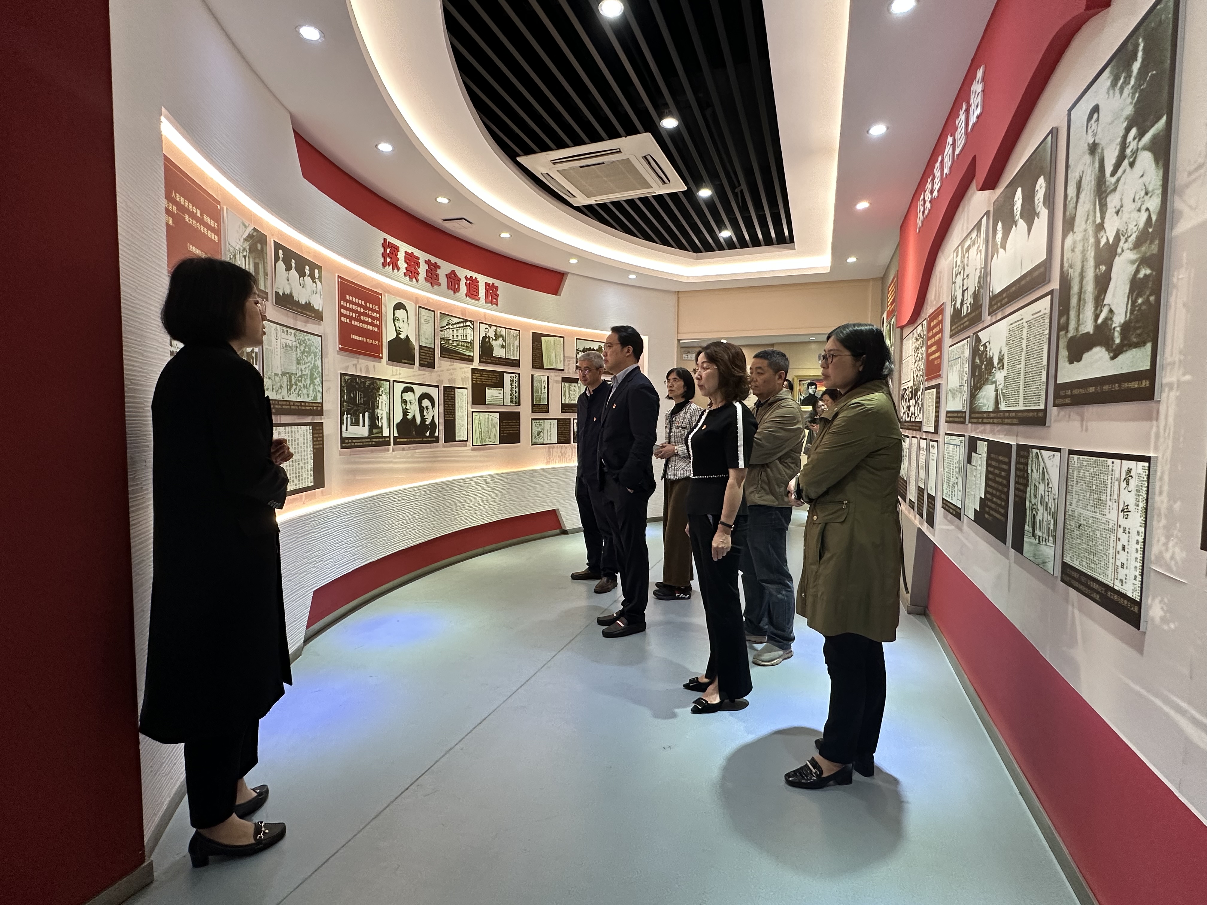 国产自拍
领导班子开展理想信念教育